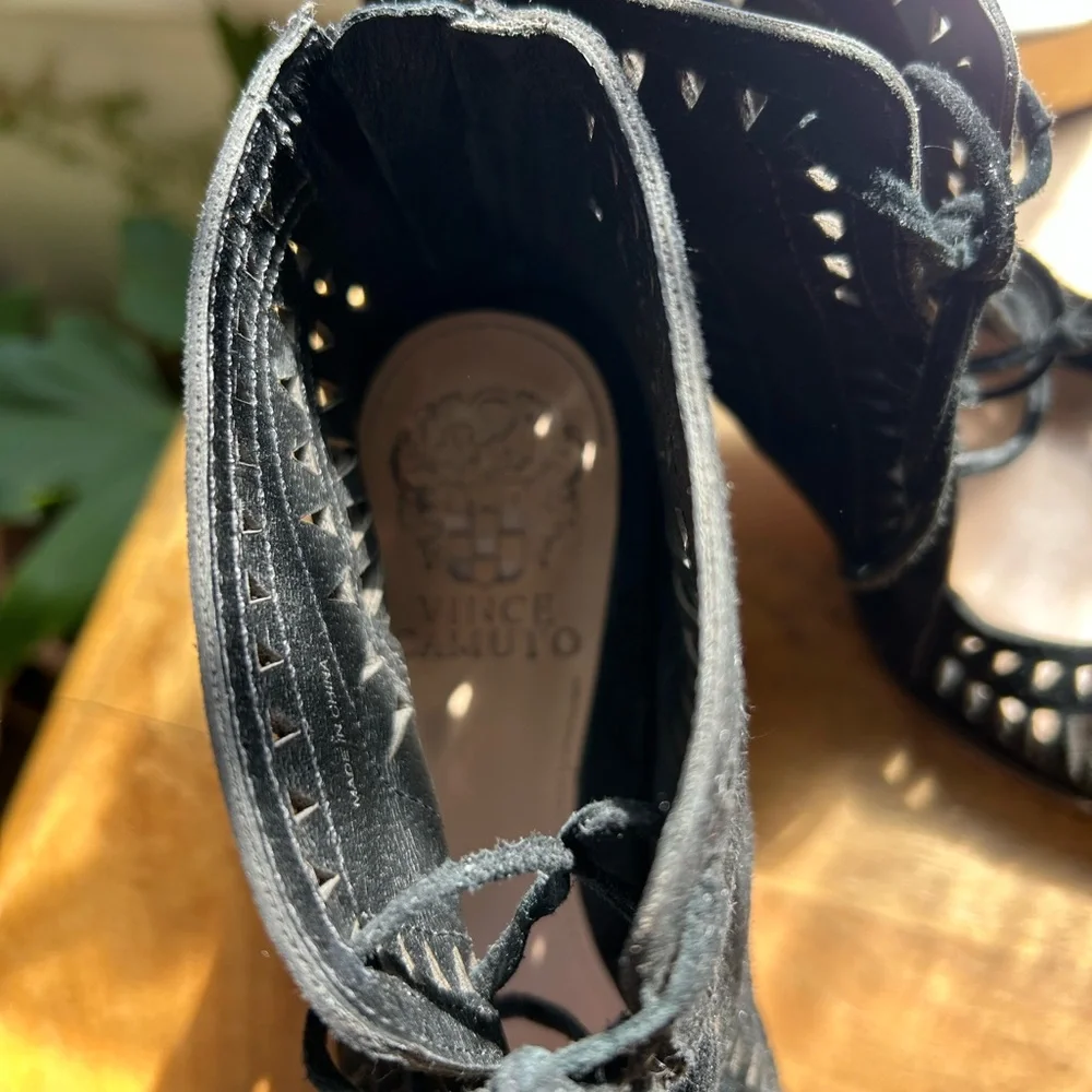 Vince Camuto suede tie at front zipper on back! Preowned 
Very good condition - Picture 7 of 7